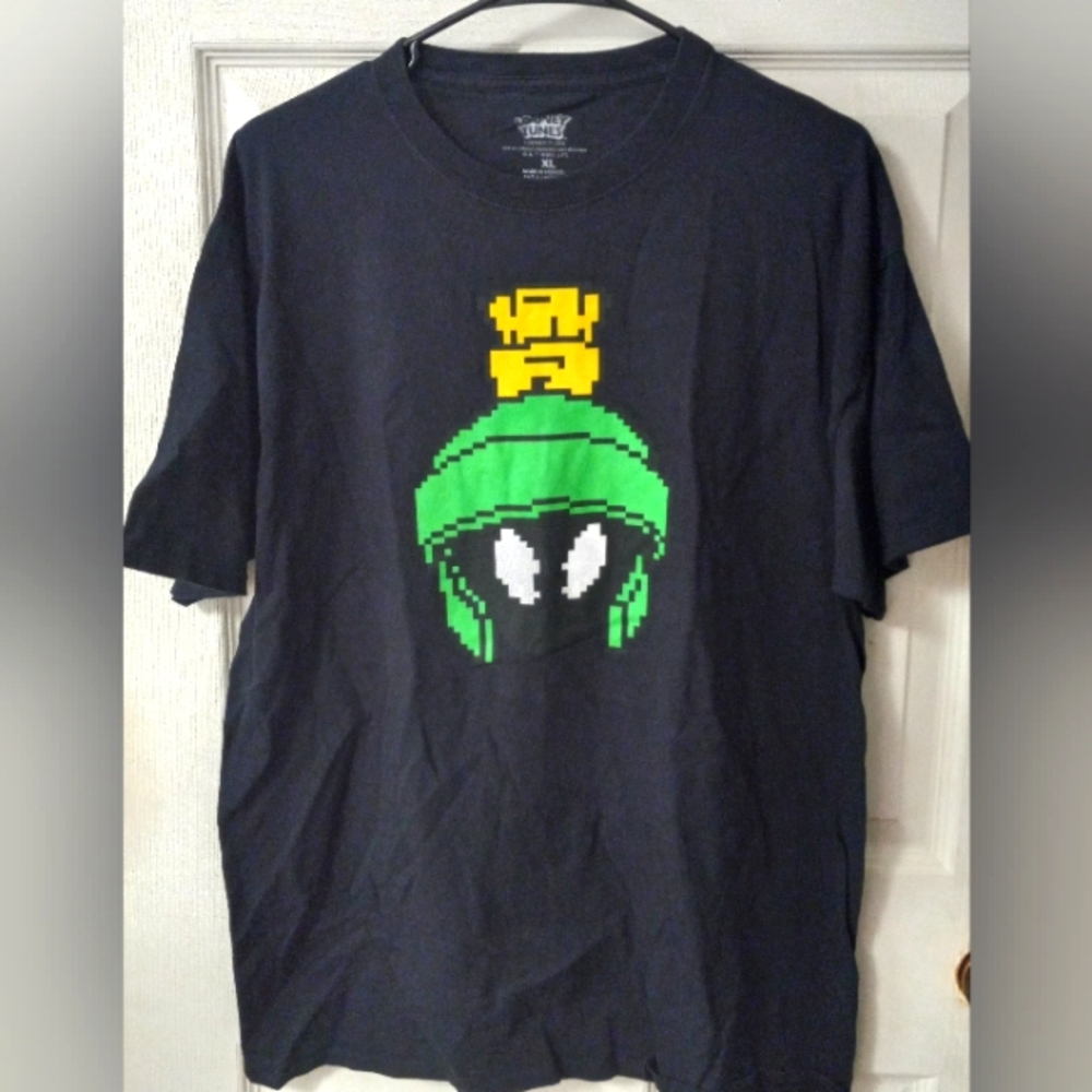 Looney Tunes Marvin The Martain Graphic T-Shirt (XL)